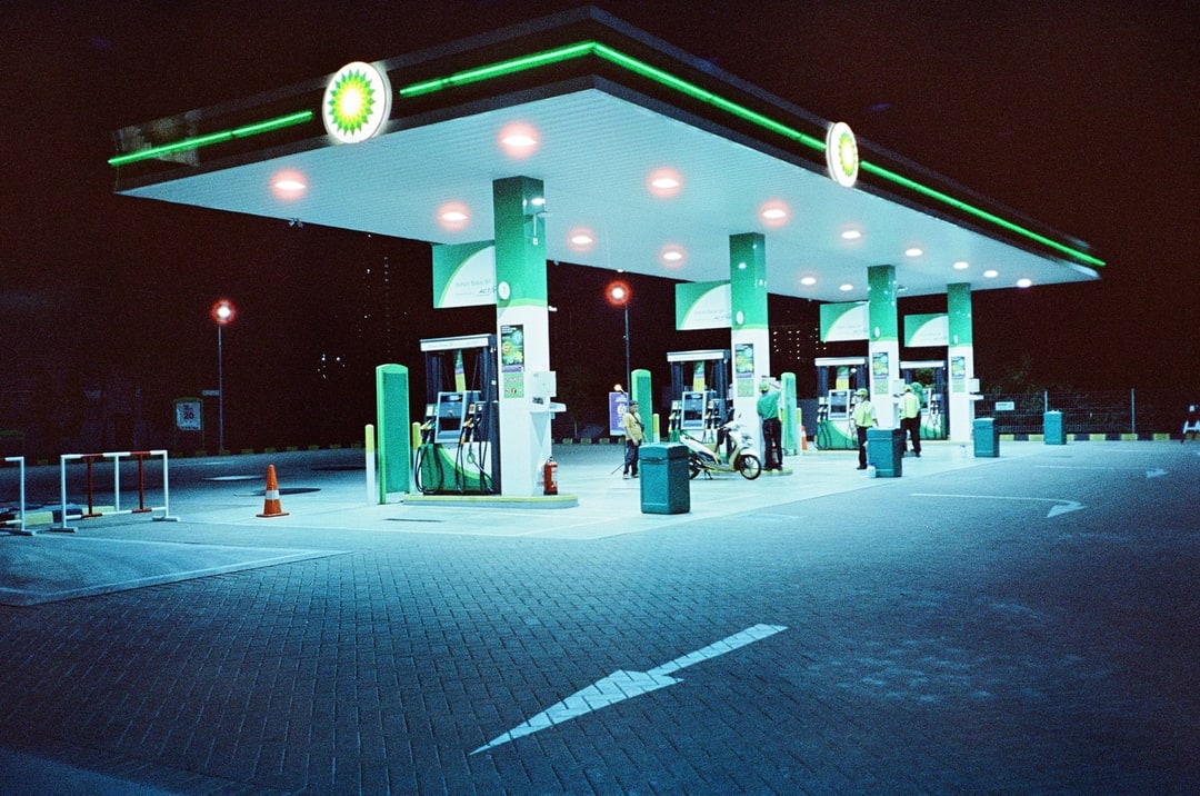 41553258e920. Shot with Olympus Mju II, Cinestill 800T film