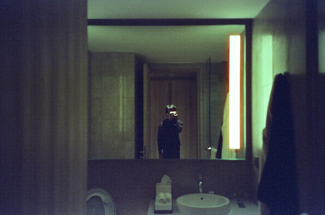 6e5736b8bb86. Shot with Olympus Mju II, Cira 800 film